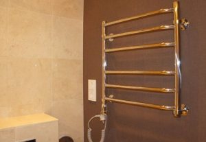 Установка электрического полотенцесушителя в ванной в Шебекино